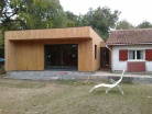 Extension contemporaine sur maison traditionnelle � Arsac