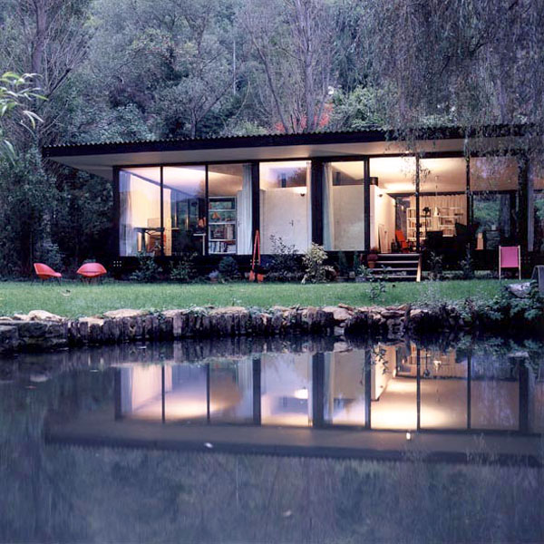 maison de verre paris. extérieur de maison avec baie