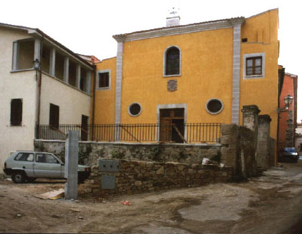 façade d'une église