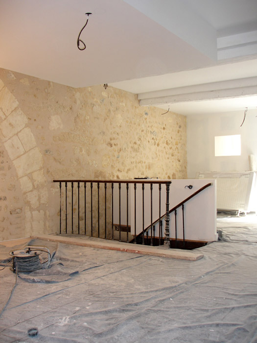 restauration, mur en pierre, escalier