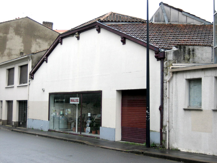 fa�ade entrep�t