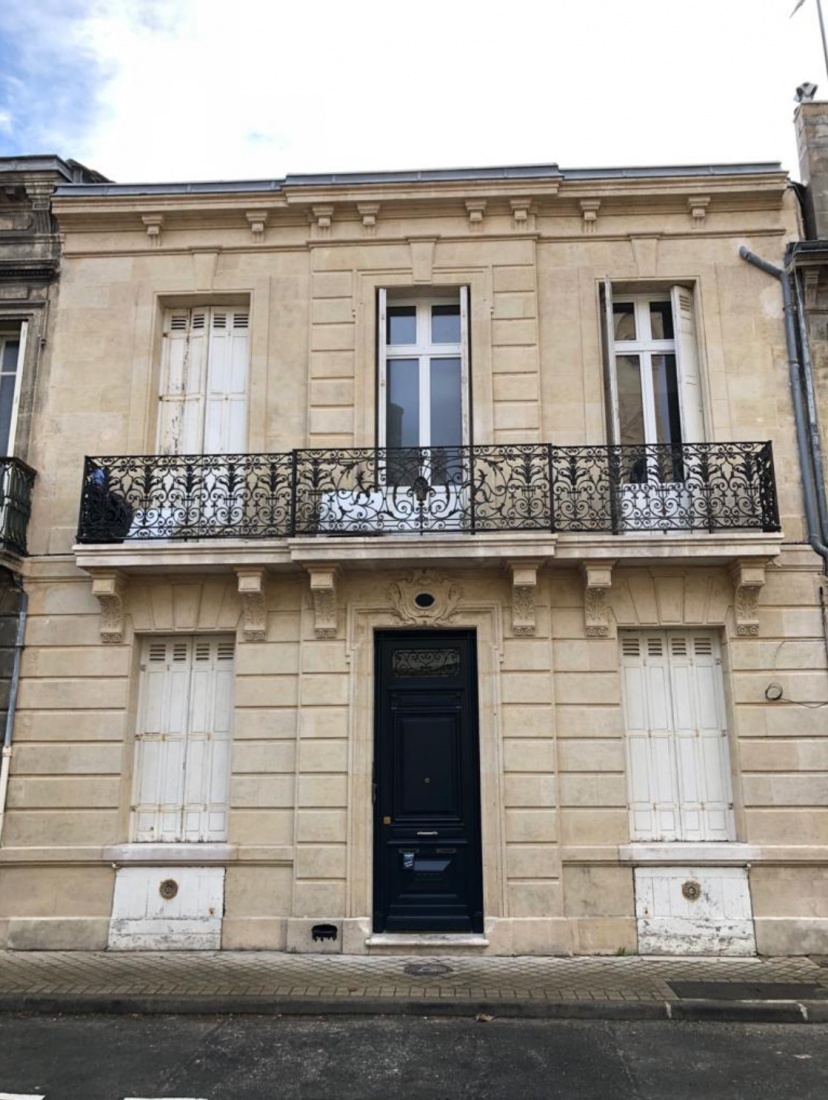 Maison  l'escalier : vue rue