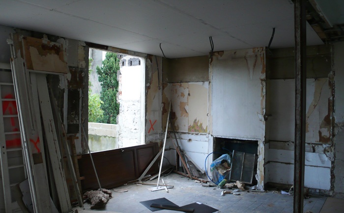 Transformation d'un ancien atelier : demolition