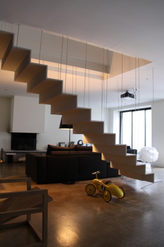 Transformation d'un atelier en loft  Toulouse : loft snaky escalier en beton ductal 2