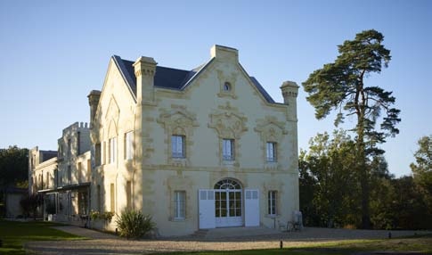 Château Le Gateau, p/o Teisseire + Touton