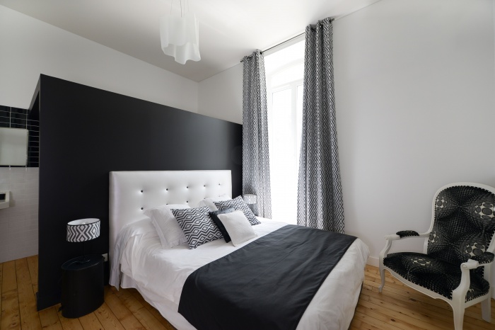 rénovation habitation et locaux professionnels : chambre black and White