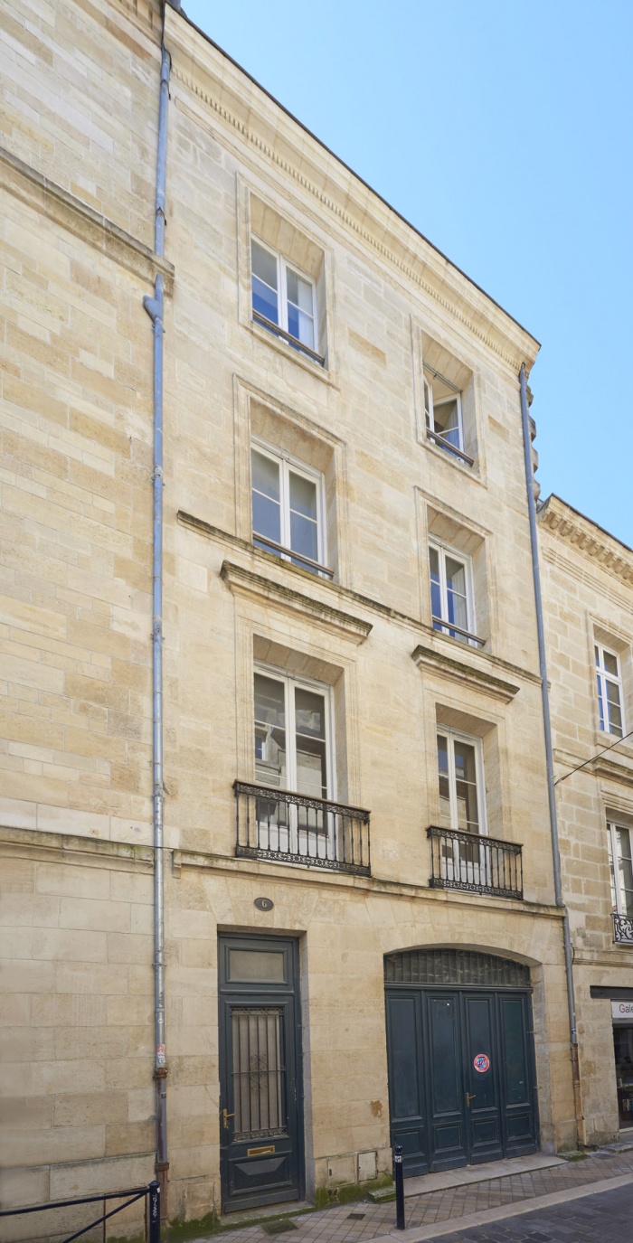 Réhabilitation d'un immeuble pierre à Bordeaux centre avec la création d'une terrasse